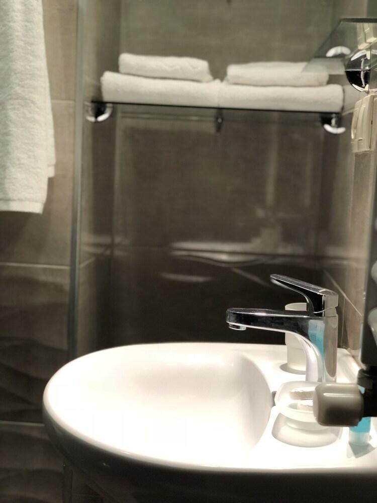 Hotel Amser ティビリシ エクステリア 写真
