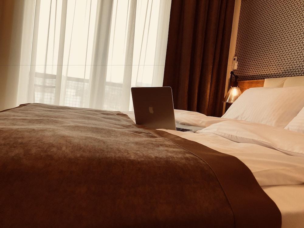 Hotel Amser ティビリシ エクステリア 写真