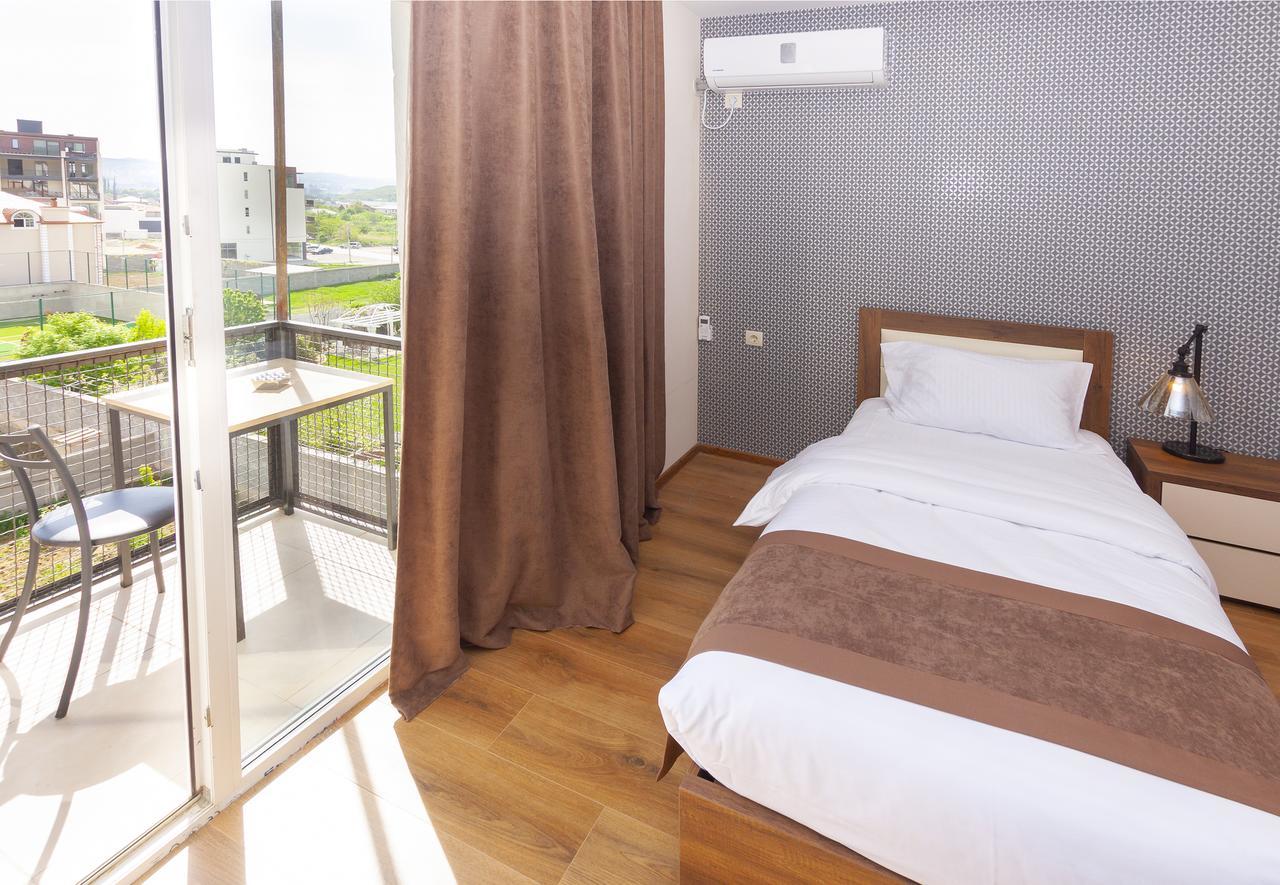 Hotel Amser ティビリシ エクステリア 写真